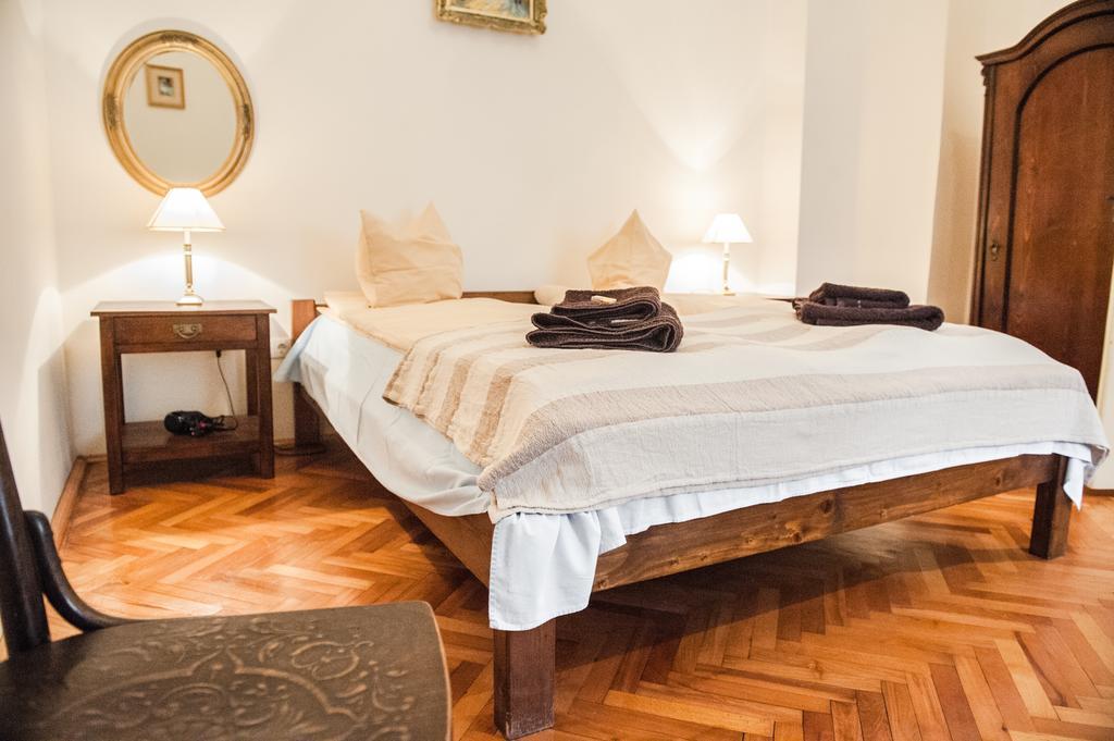 Brukenthal Central Apartments Sibiu Pokoj fotografie
