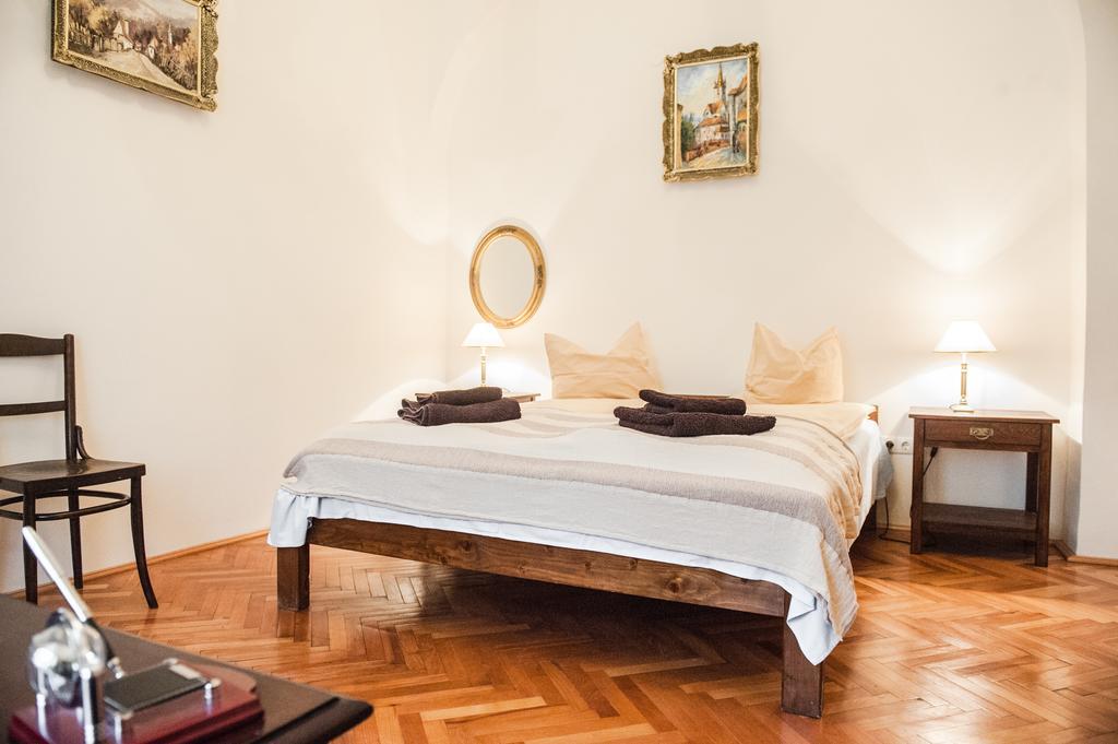 Brukenthal Central Apartments Sibiu Pokoj fotografie