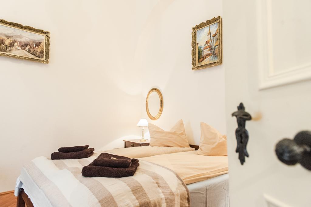 Brukenthal Central Apartments Sibiu Pokoj fotografie