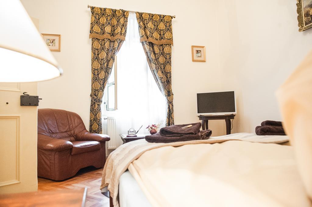 Brukenthal Central Apartments Sibiu Pokoj fotografie